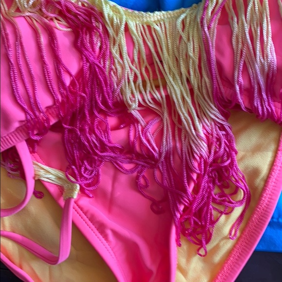 BIKINI - Picture 2 of 4